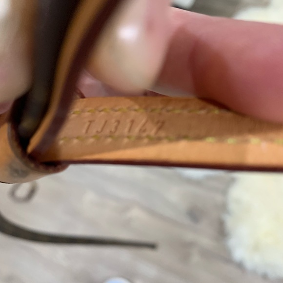 Louis Vuitton collar and leash - Picture 2 of 2